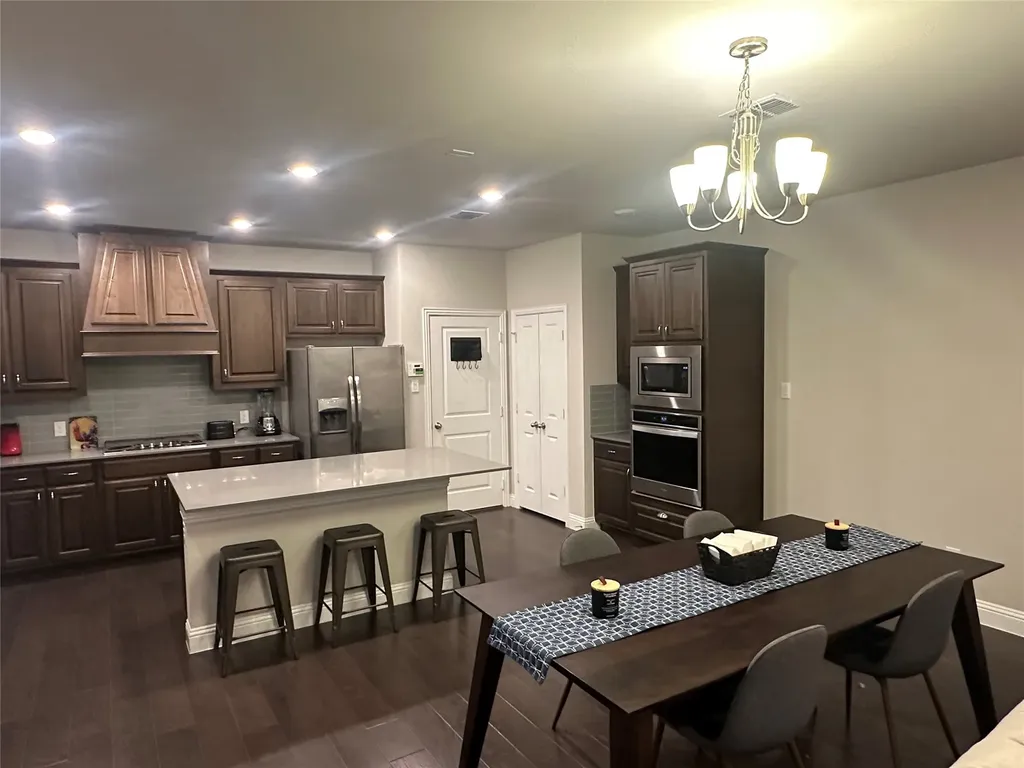 3710 Prague Mews Dallas TX 75236
