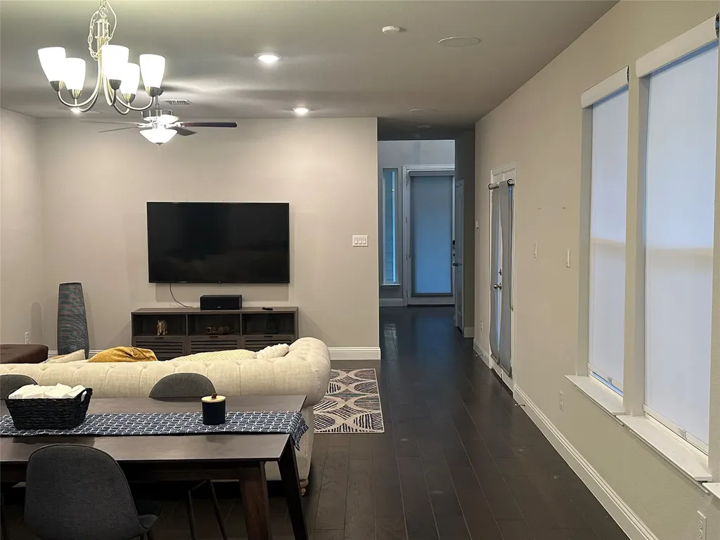 3710 Prague Mews Dallas TX 75236