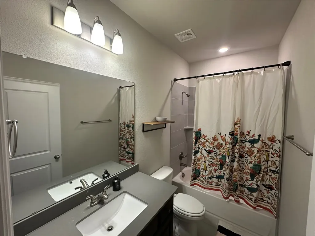3710 Prague Mews Dallas TX 75236