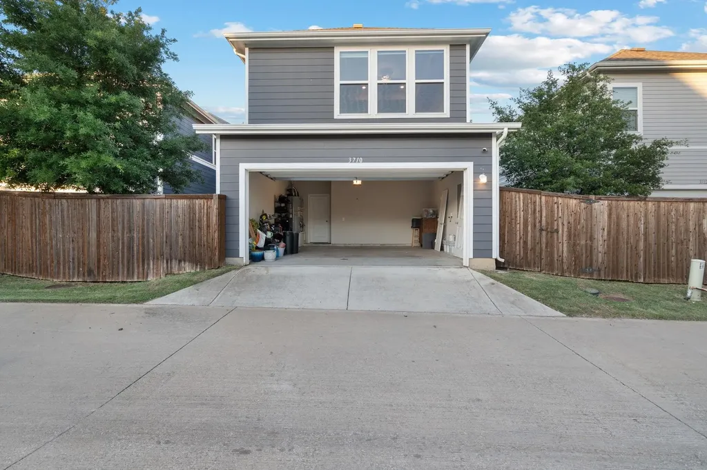 3710 Prague Mews Dallas TX 75236