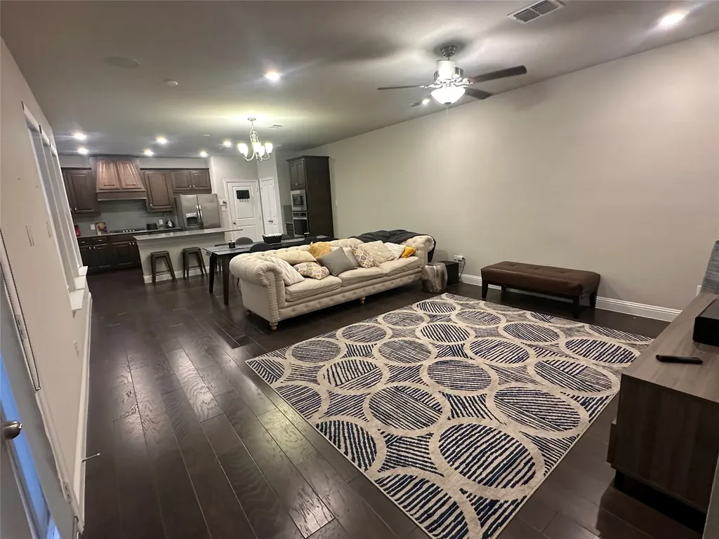 3710 Prague Mews Dallas TX 75236