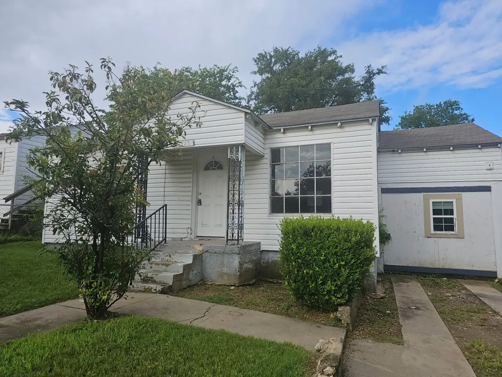 2713 35th Street Fort Worth TX 76106