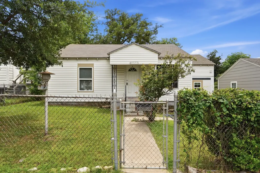 2713 35th Street Fort Worth TX 76106