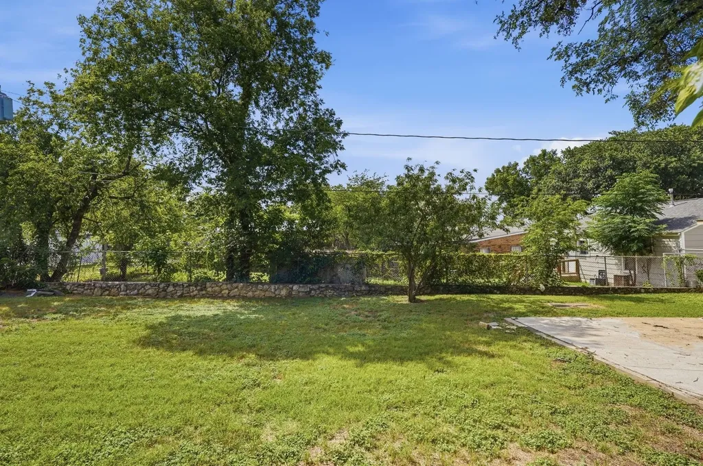 2713 35th Street Fort Worth TX 76106