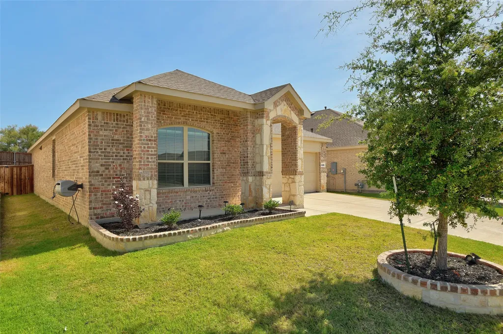 5236 Mountain Top Trail Fort Worth TX 76036