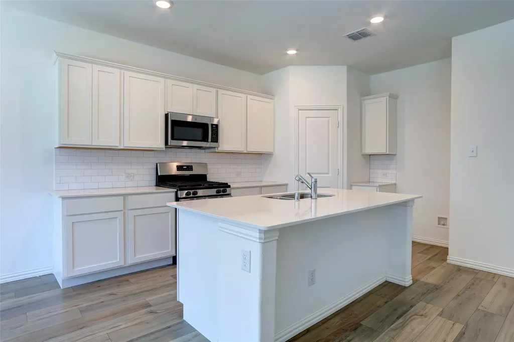 5236 Mountain Top Trail Fort Worth TX 76036