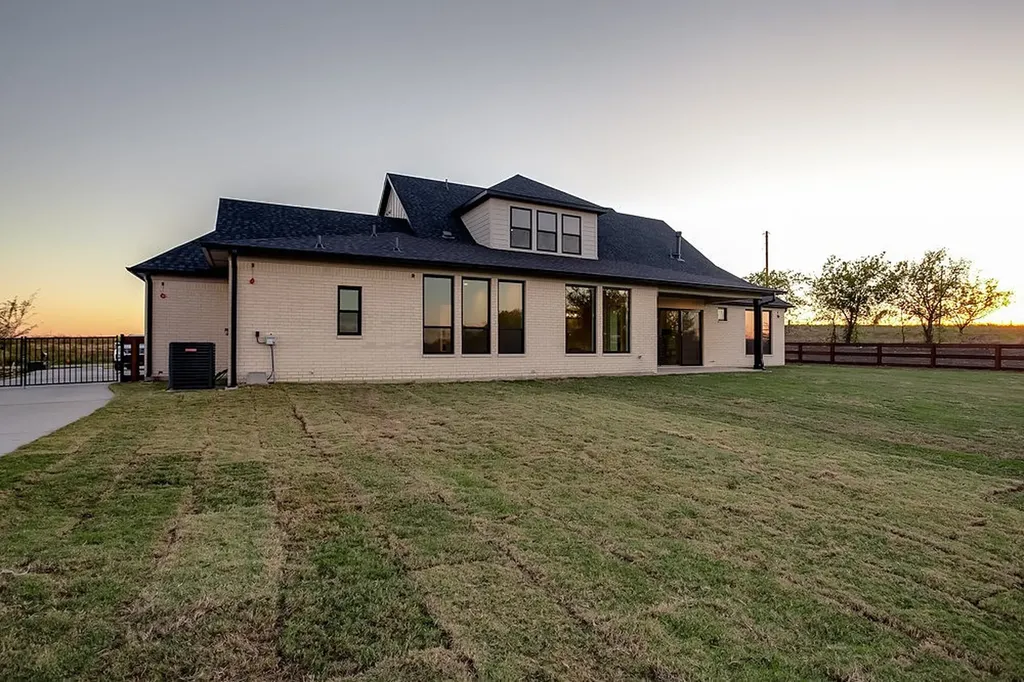 9453 Bluestem Lane Dish TX 76247