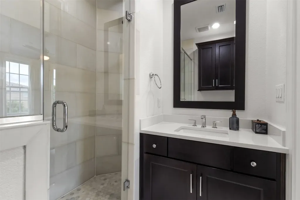 7333 Valley View Lane Dallas TX 75240