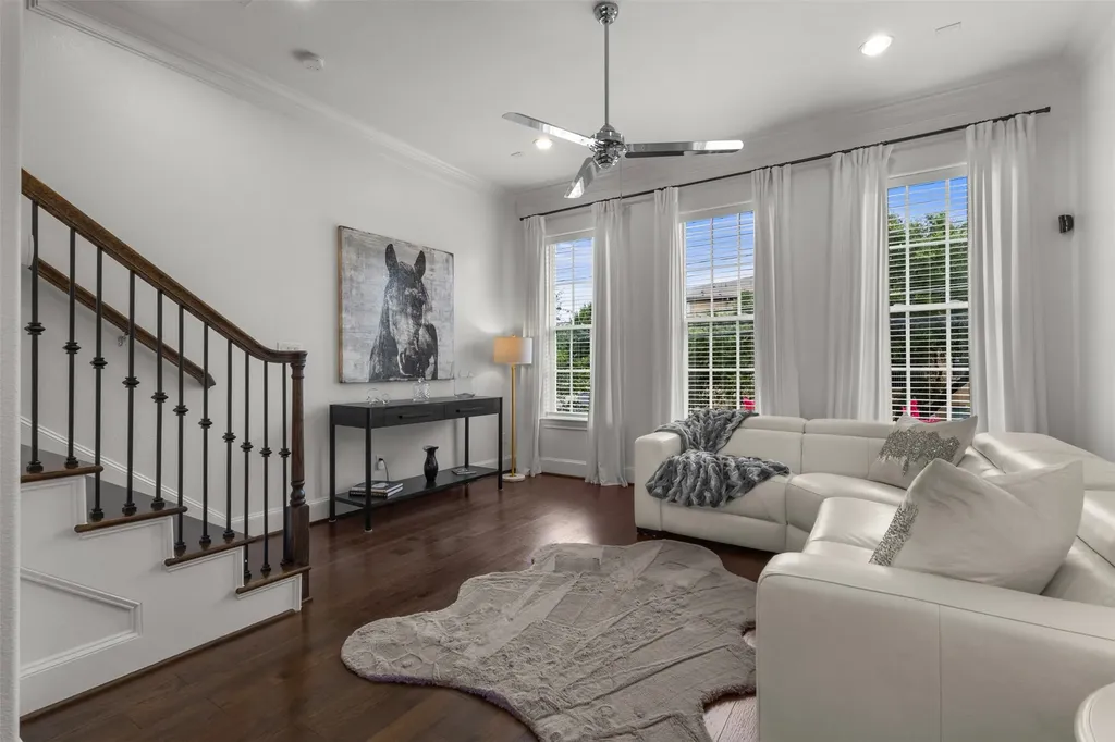 7333 Valley View Lane Dallas TX 75240