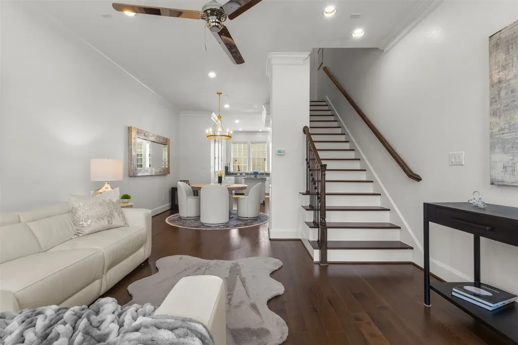 7333 Valley View Lane Dallas TX 75240