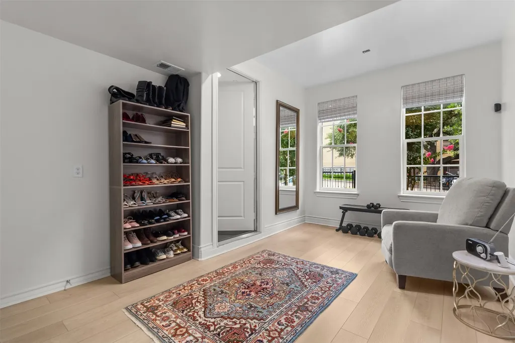 7333 Valley View Lane Dallas TX 75240