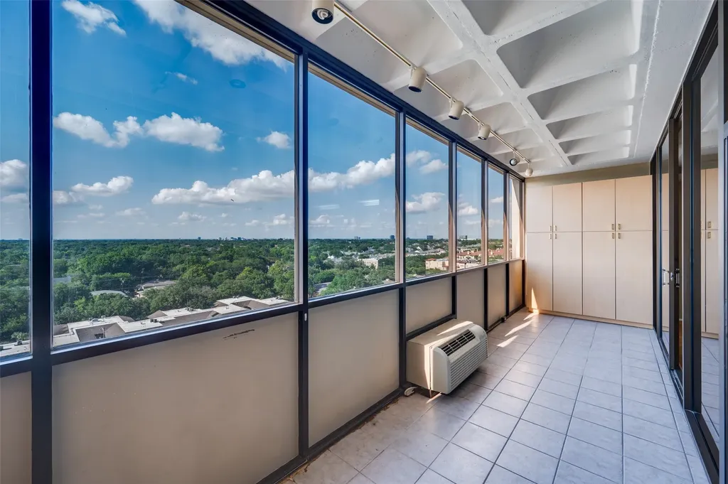 6335 W Northwest Highway Dallas TX 75225