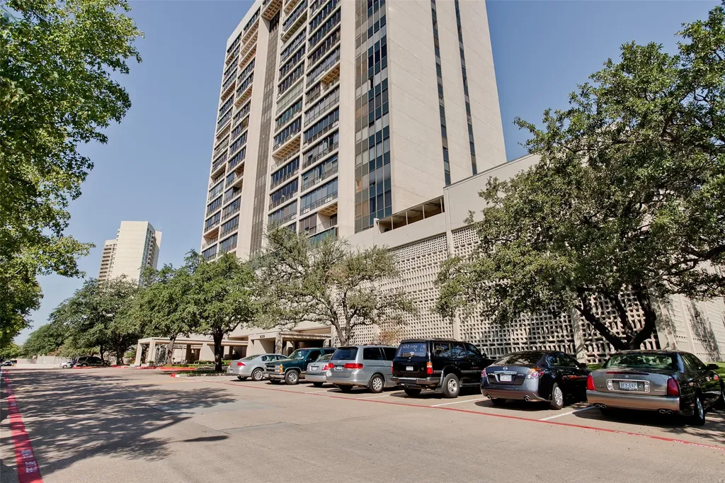6335 W Northwest Highway Dallas TX 75225