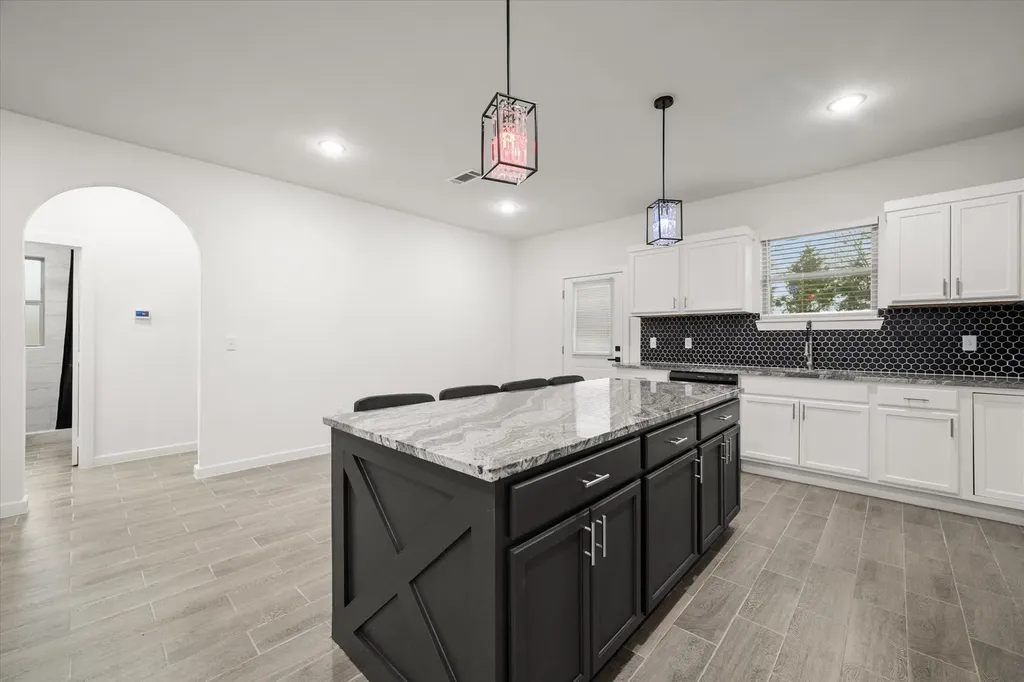 6771 NW County Road 1146 Barry TX 75102