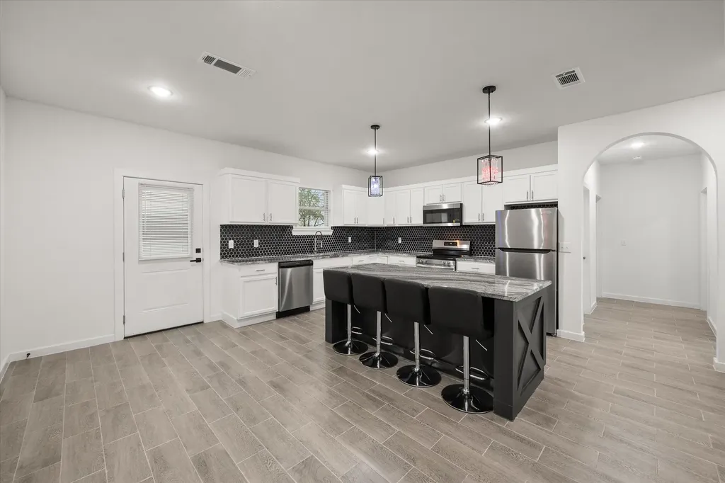 6771 NW County Road 1146 Barry TX 75102