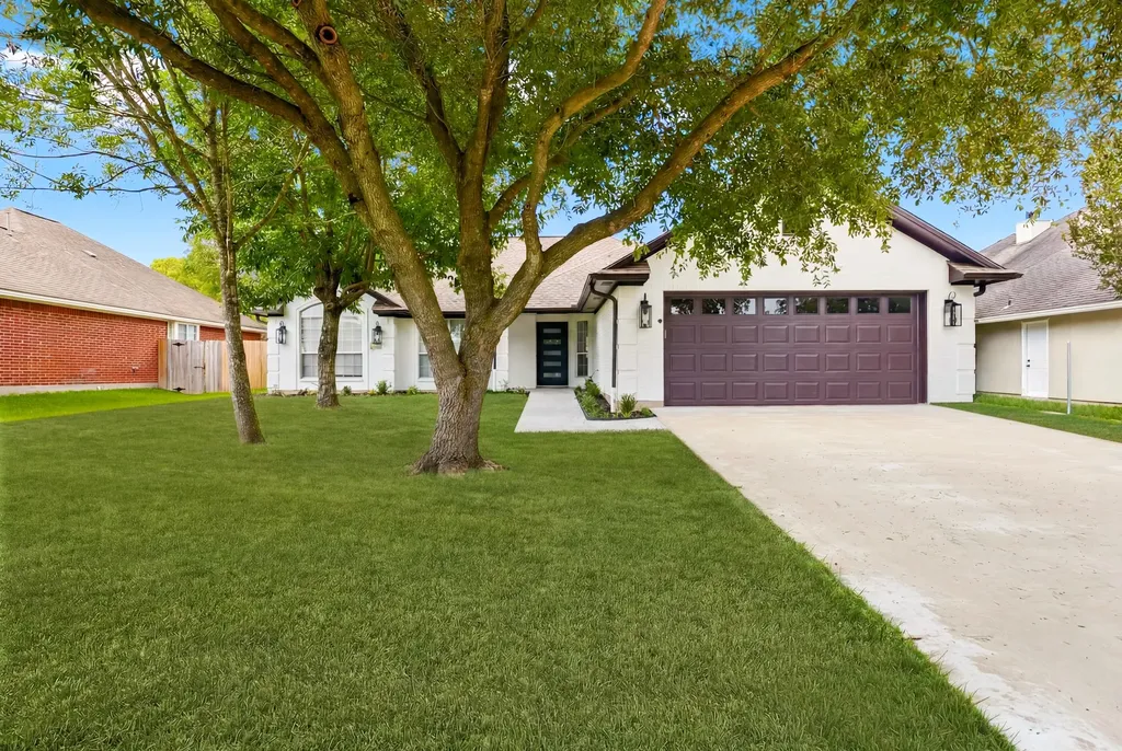318 Landsburg Lane College Station TX 77845