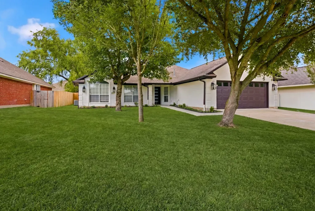 318 Landsburg Lane College Station TX 77845