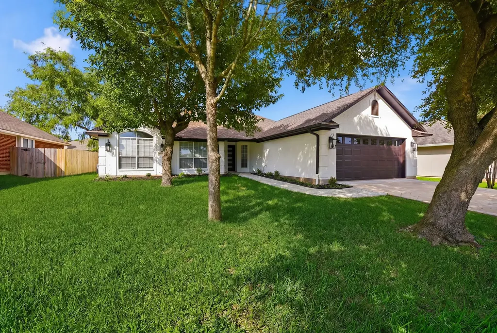 318 Landsburg Lane College Station TX 77845
