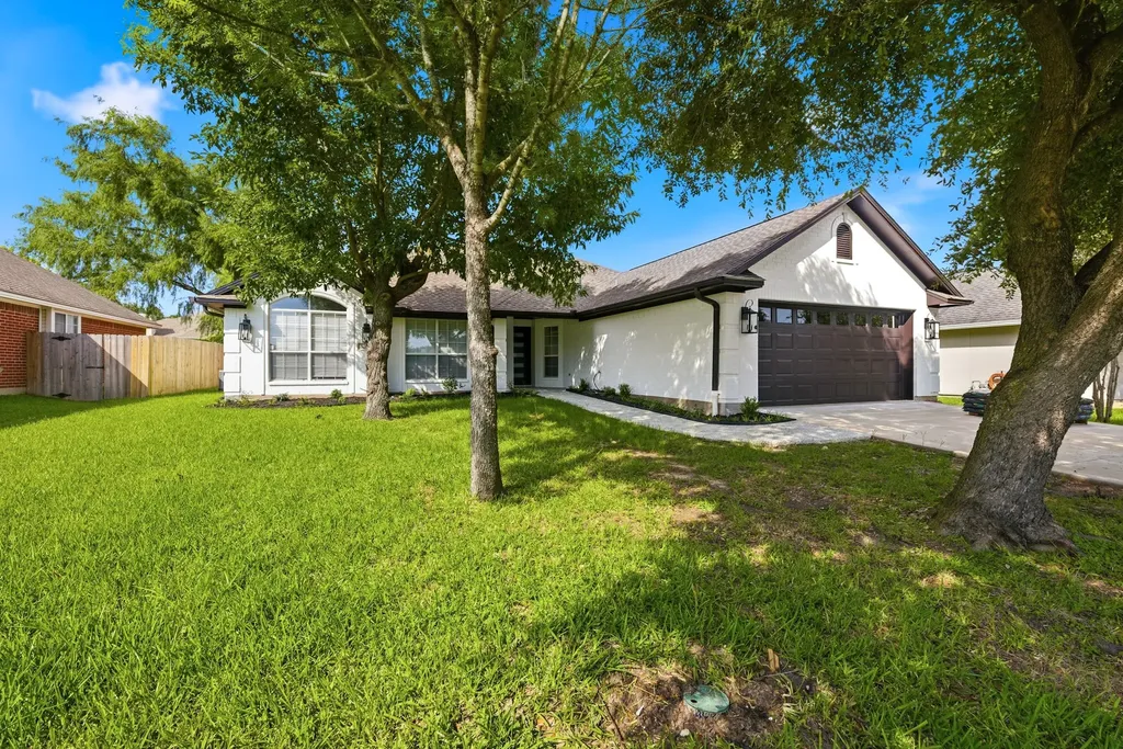 318 Landsburg Lane College Station TX 77845