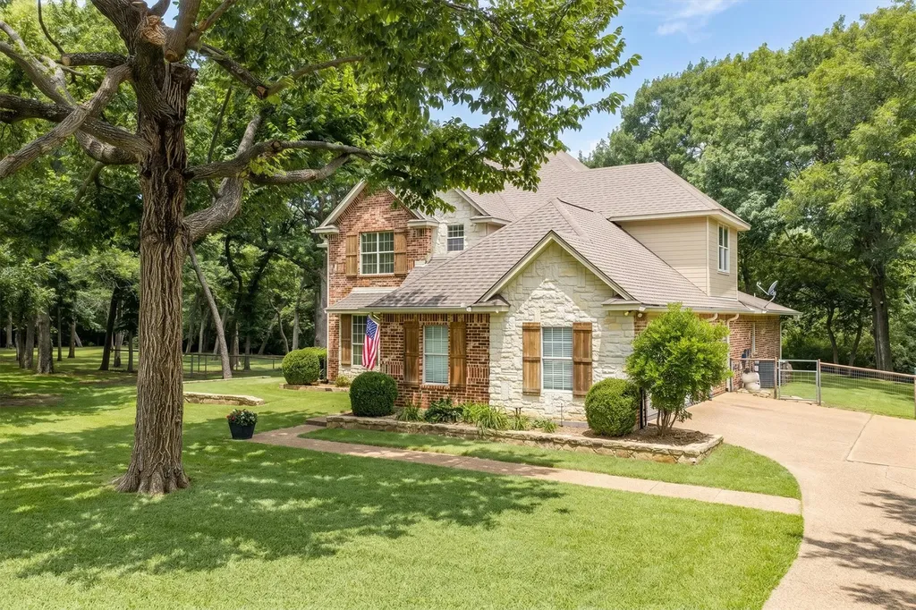 2303 Britt Drive Argyle TX 76226