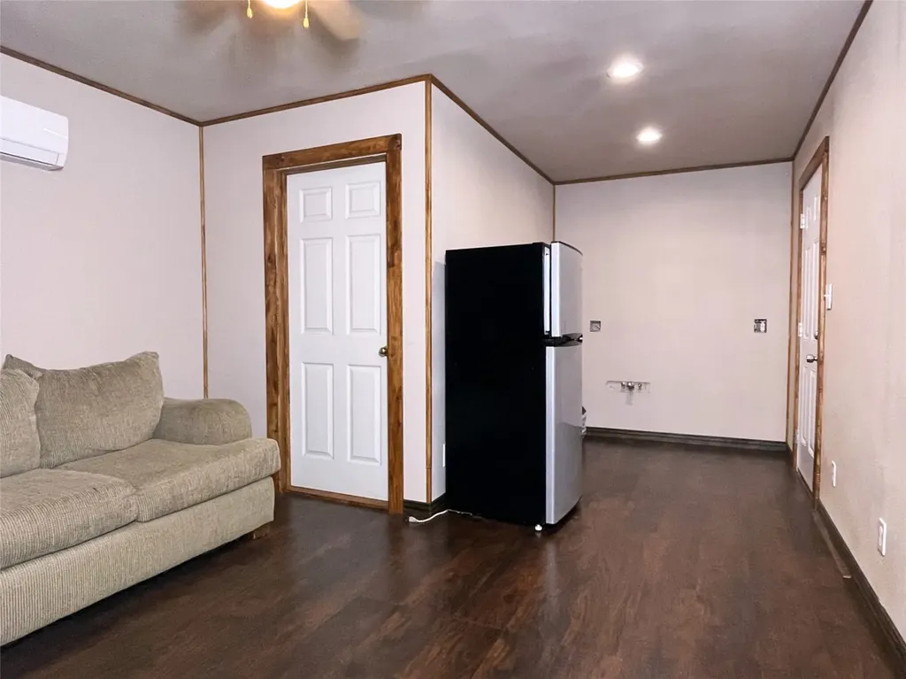 525 Fm 80 N Streetman TX 75859