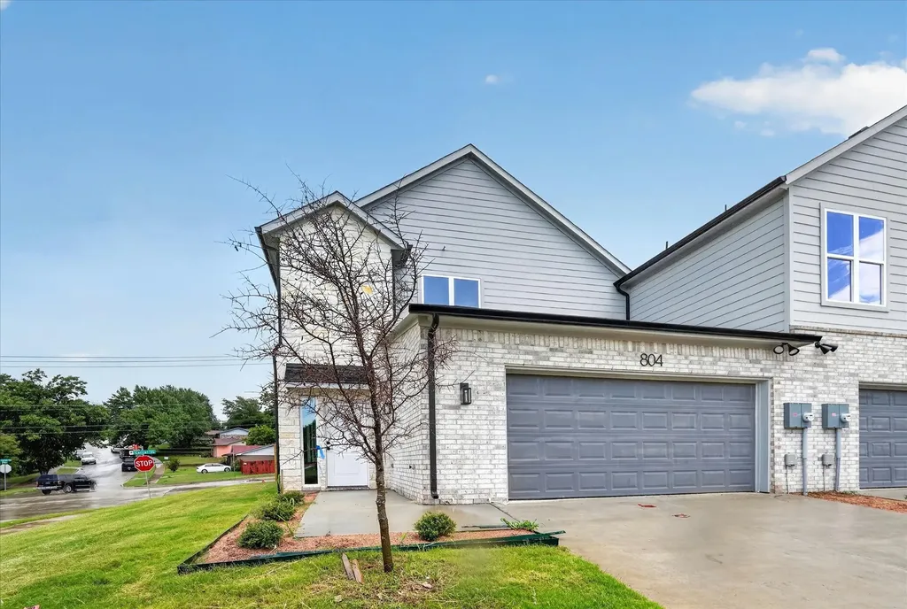 804 Premier Grand Prairie TX 75051