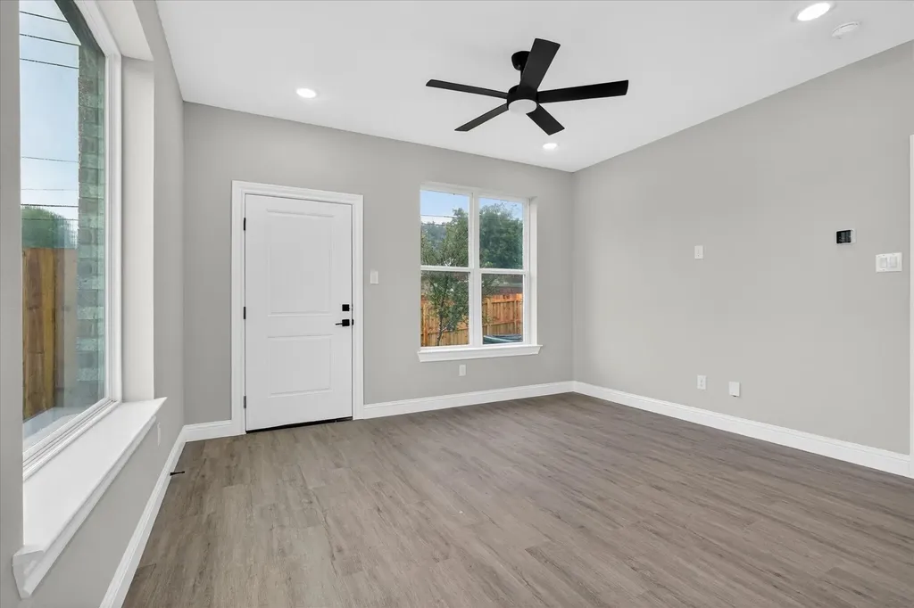 804 Premier Grand Prairie TX 75051
