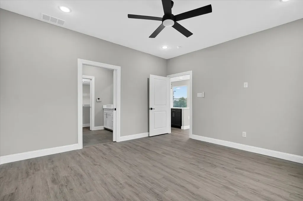 804 Premier Grand Prairie TX 75051