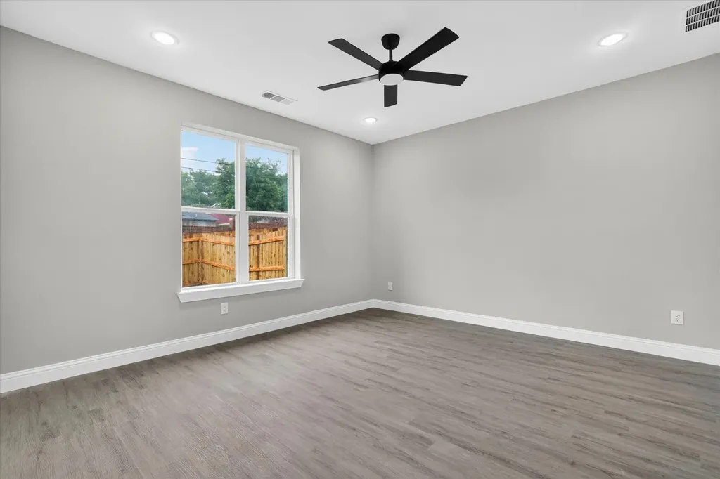 804 Premier Grand Prairie TX 75051