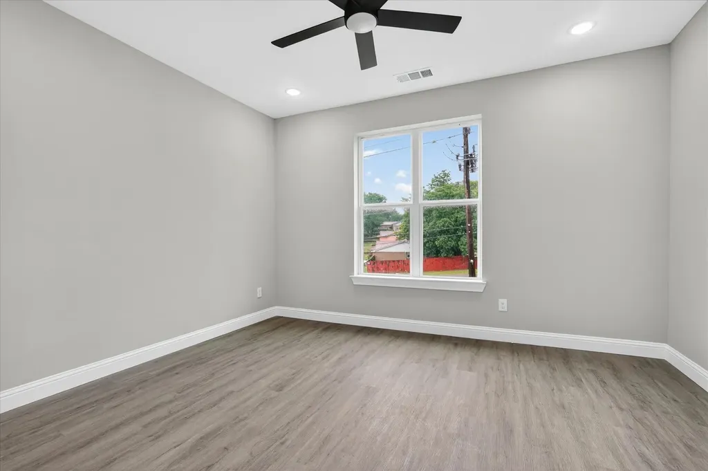 804 Premier Grand Prairie TX 75051