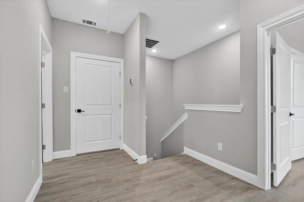 804 Premier Grand Prairie TX 75051