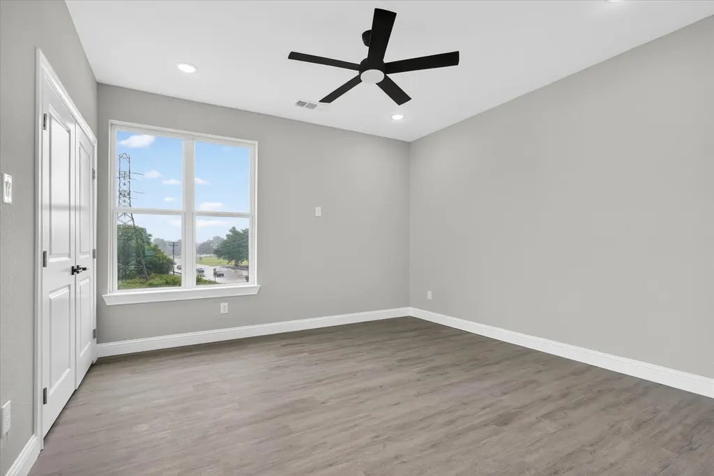 804 Premier Grand Prairie TX 75051