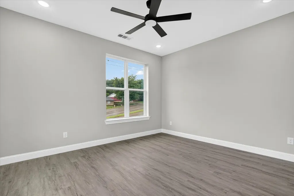 804 Premier Grand Prairie TX 75051
