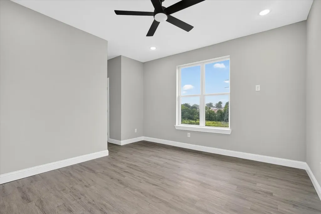 804 Premier Grand Prairie TX 75051