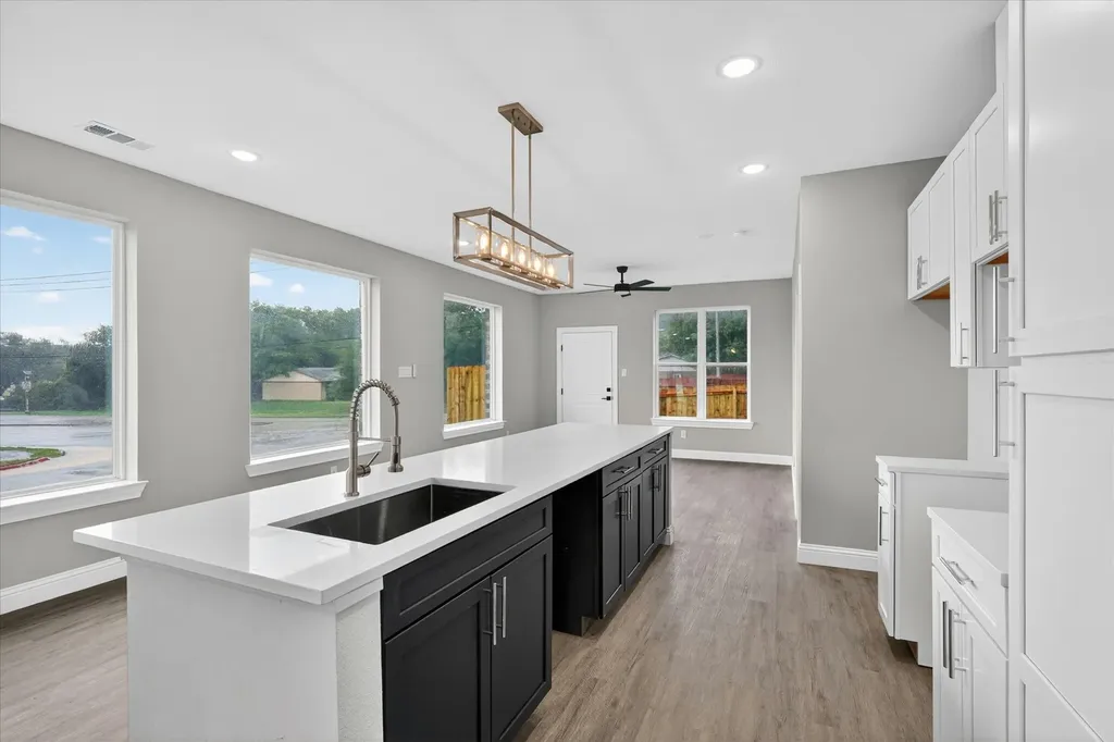 804 Premier Grand Prairie TX 75051