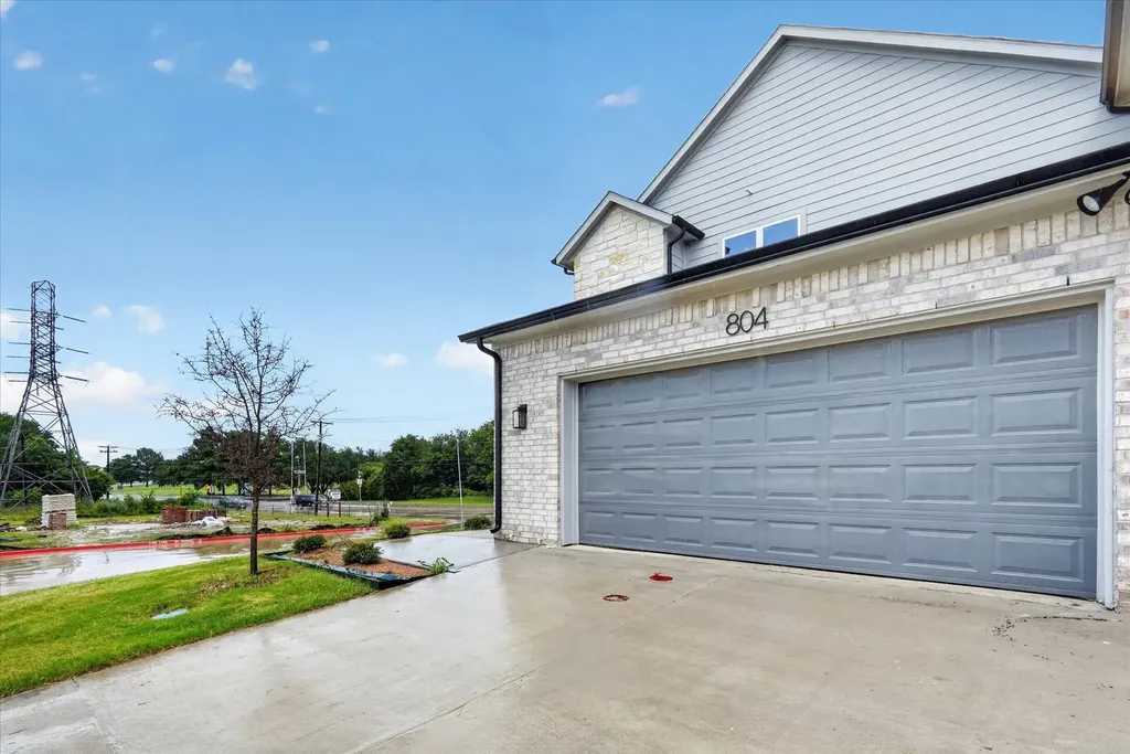 804 Premier Grand Prairie TX 75051