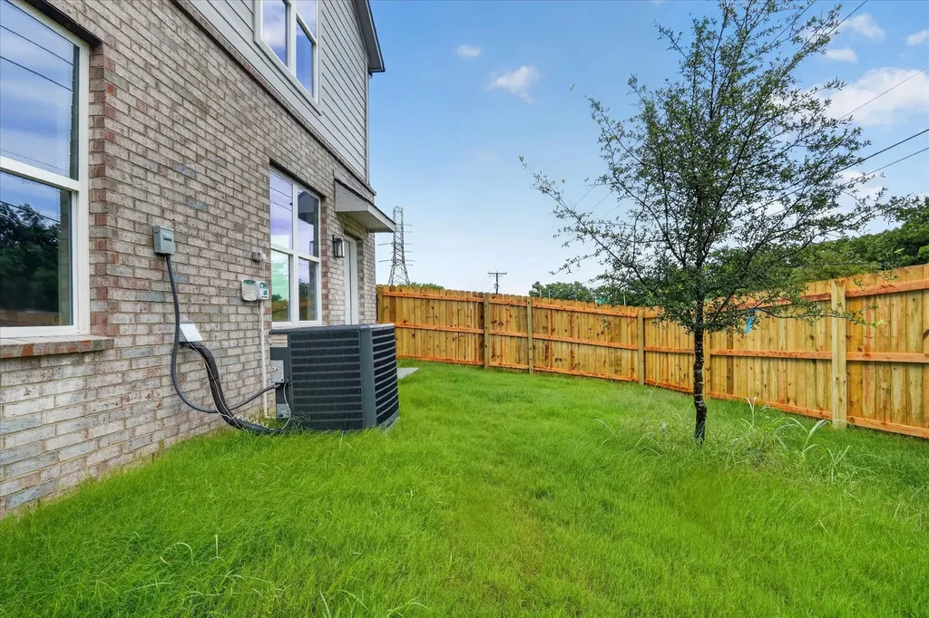 804 Premier Grand Prairie TX 75051