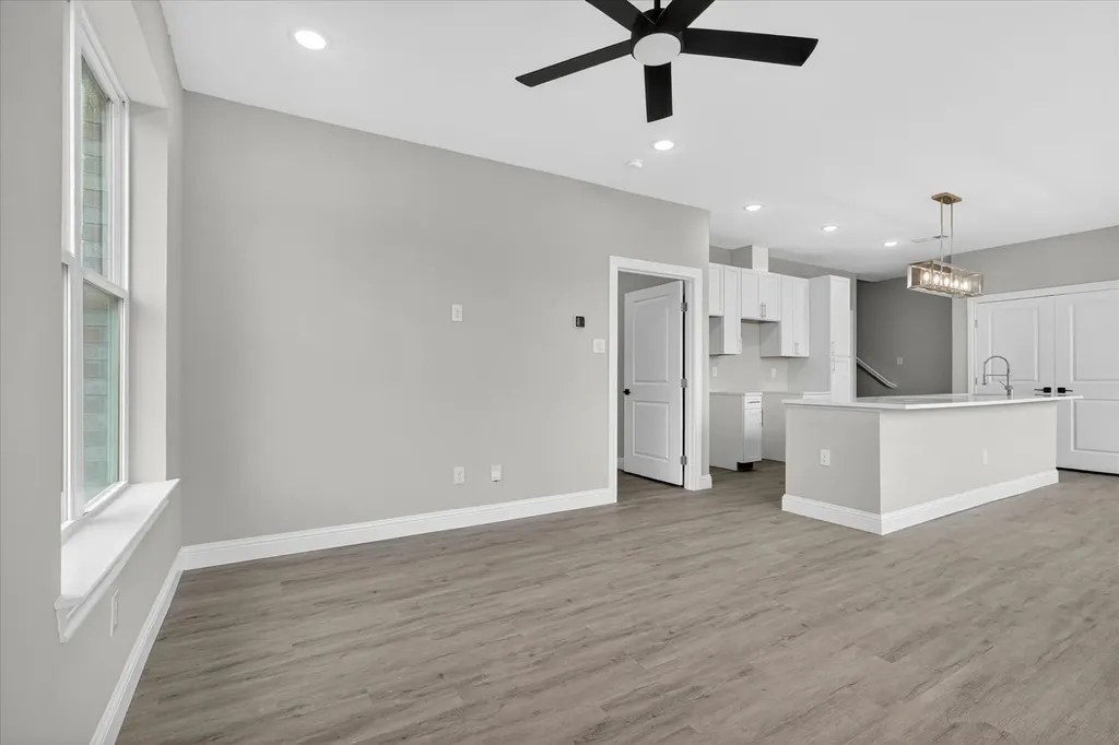 804 Premier Grand Prairie TX 75051