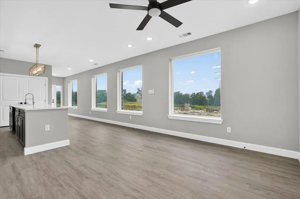 804 Premier Grand Prairie TX 75051