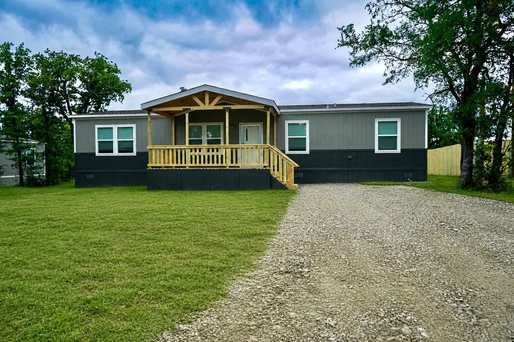 143 Lark Meadow Drive Runaway Bay TX 76426