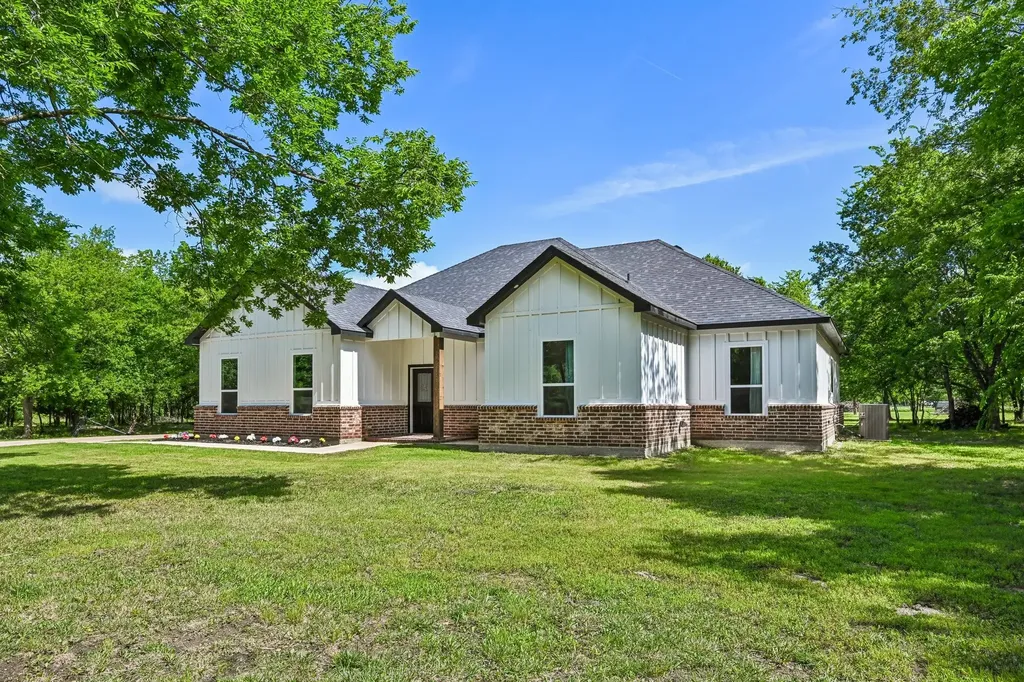 164 County Road 2266 Quinlan TX 75474