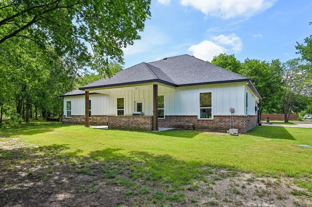 164 County Road 2266 Quinlan TX 75474