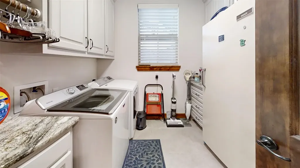 1012 Catalina Bay Boulevard Granbury TX 76048