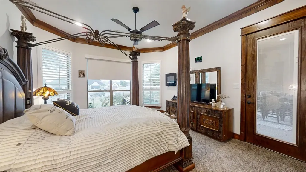 1012 Catalina Bay Boulevard Granbury TX 76048