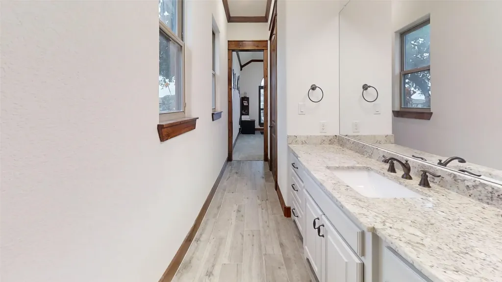 1012 Catalina Bay Boulevard Granbury TX 76048