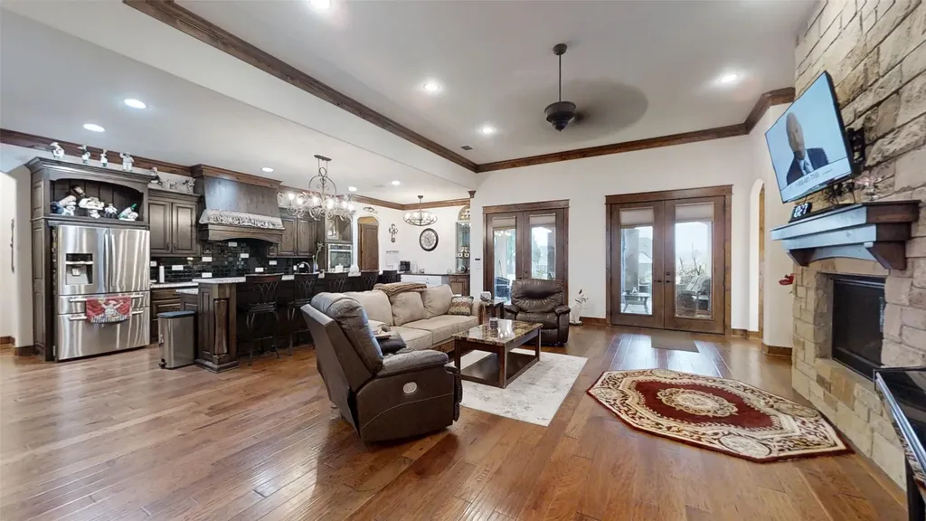 1012 Catalina Bay Boulevard Granbury TX 76048