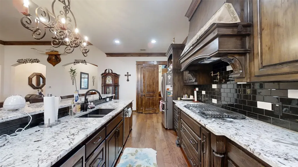 1012 Catalina Bay Boulevard Granbury TX 76048