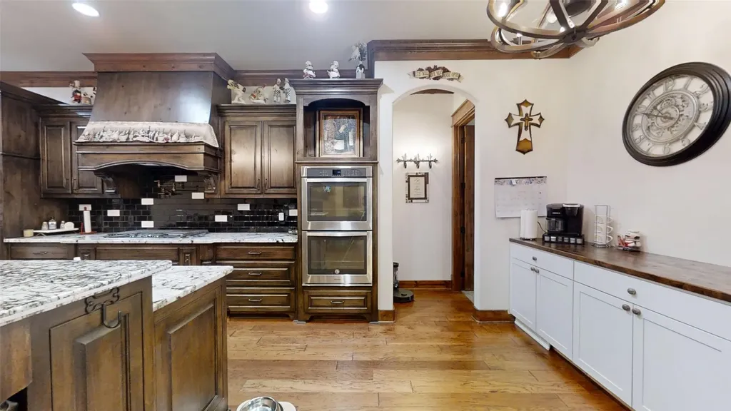 1012 Catalina Bay Boulevard Granbury TX 76048