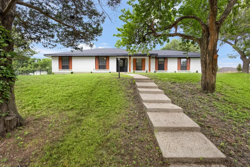 102 Pecan Lane Oak Leaf TX 75154