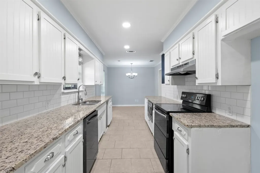 102 Pecan Lane Oak Leaf TX 75154